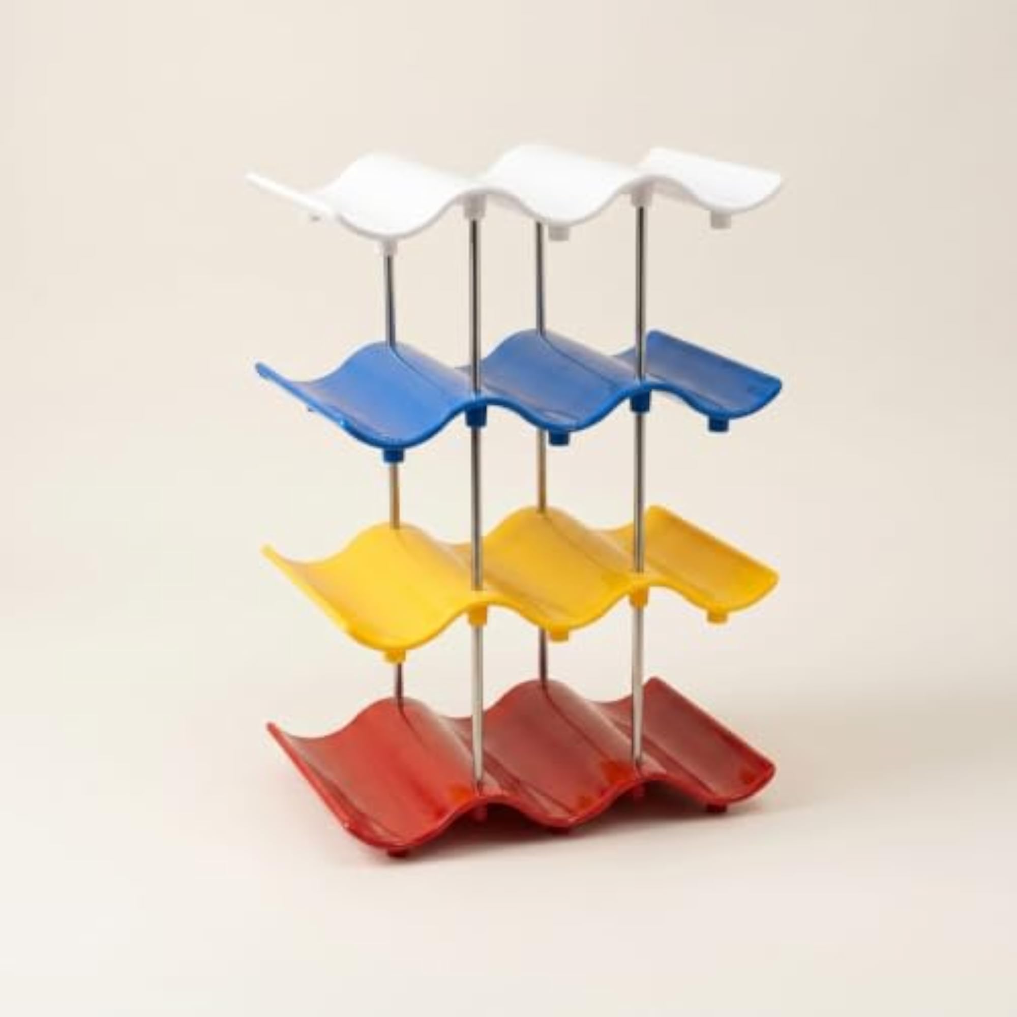 Space-Saving Cup Storage Rack with Wave Shelf